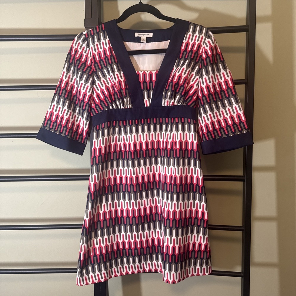 Banana Republic Dress Womens Size 0 Red White V Neck 3/4 Sleeves NWOT Disco Boho